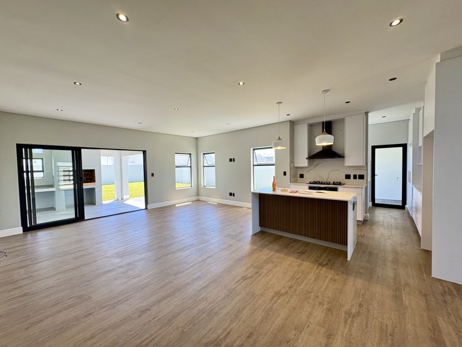 4 Bedroom Property for Sale in Sandown Western Cape